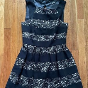Gianni Bini Black Lace and White Short Dress sz 8